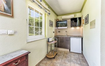 Property slide 42