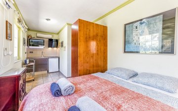 Property slide 44