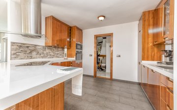 Property slide 48
