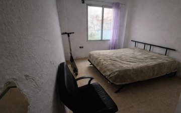 Property slide 16