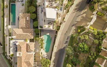 Property slide 32