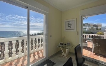 Property slide 22