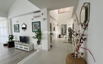 Property slide 25