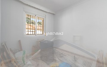 Property slide 25