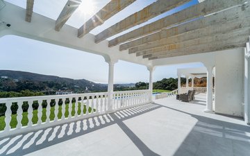 Property slide 18