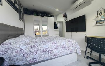 Property slide 16