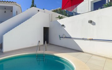 Property slide 44