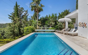 Property slide 89