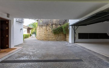 Property slide 20
