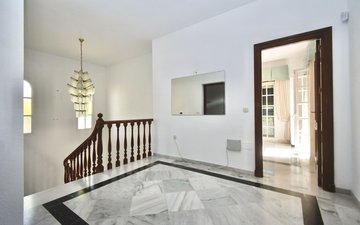 Property slide 32