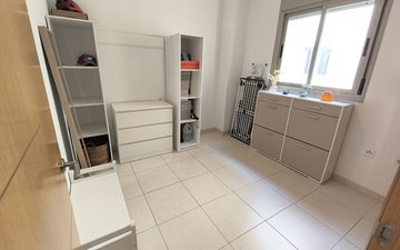 Property slide 21