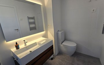 Property slide 32