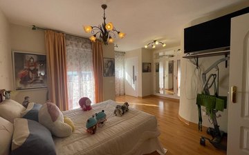 Property slide 78