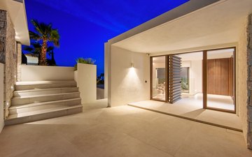 Property slide 44