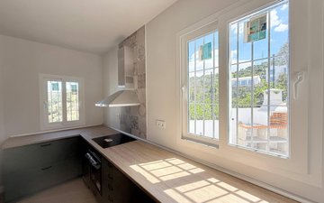 Property slide 10