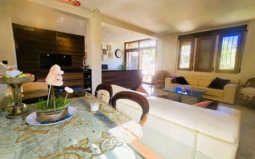 Property slide 27