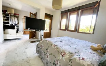 Property slide 40