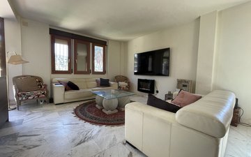 Property slide 44