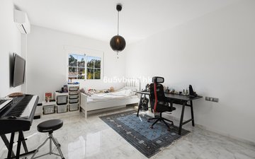 Property slide 21