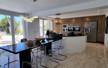 Property slide 10