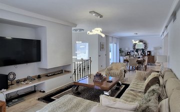 Property slide 21