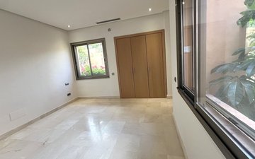 Property slide 18