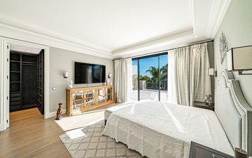 Property slide 17