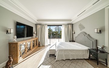 Property slide 18