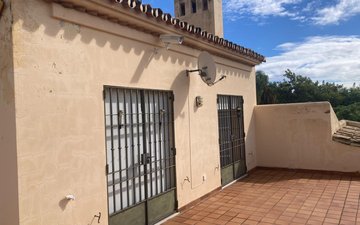 Property slide 32