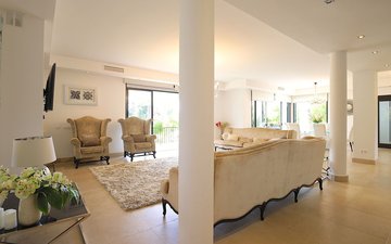 Property slide 18