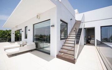 Property slide 44
