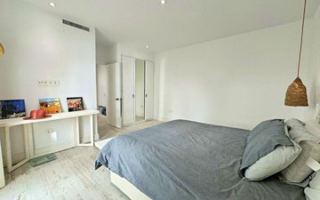 Property slide 10