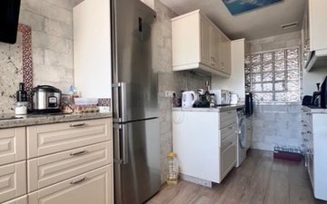 Property slide 10