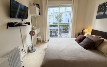Property slide 10