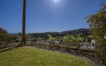 Property slide 32
