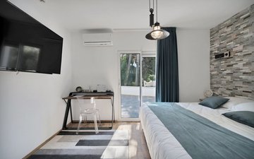Property slide 60