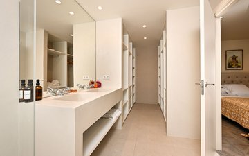 Property slide 17