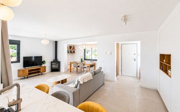 Property slide 10