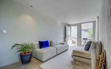 Property slide 118