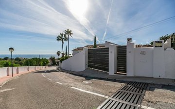 Property slide 131