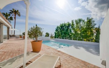 Property slide 82