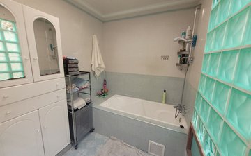 Property slide 16