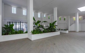 Property slide 16