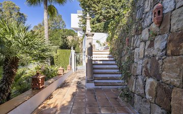 Property slide 70