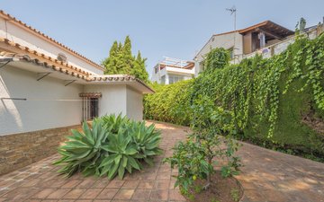 Property slide 22