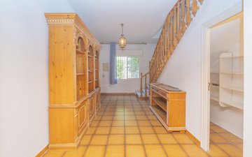 Property slide 32