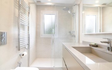 Property slide 32