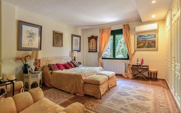 Property slide 18