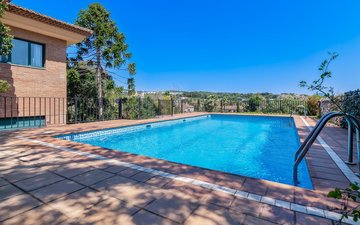 Property slide 24