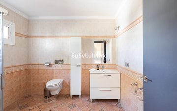 Property slide 38